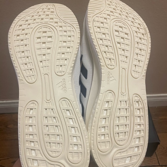 Adidas Supernova Off White/Navy Size 14 Brand New - Picture 2 of 5